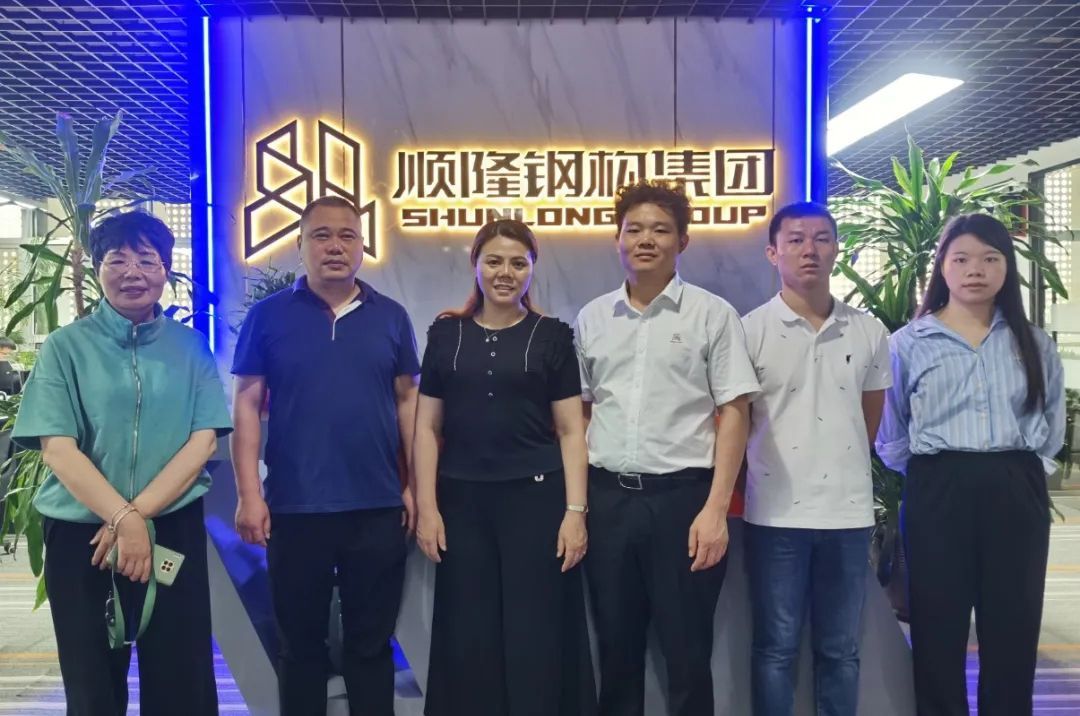 宜春经济手艺开发区管委会吴晓蓉副主任一行莅临我司调研指导